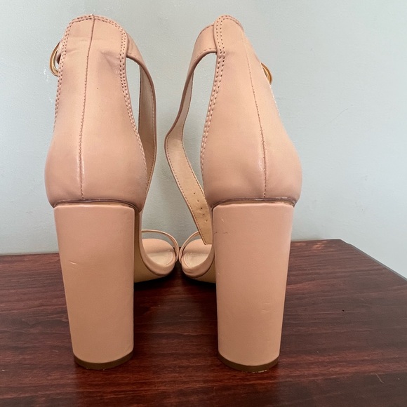 Lulus Kamali Light Nude Ankle Strap Heels
Minimalist strappy block heel. 9 - Picture 4 of 5